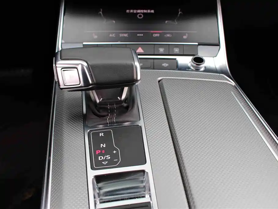 Audi A7L 2024 45TFSI quattro S-line Vision Edition Crystal Package фото 14