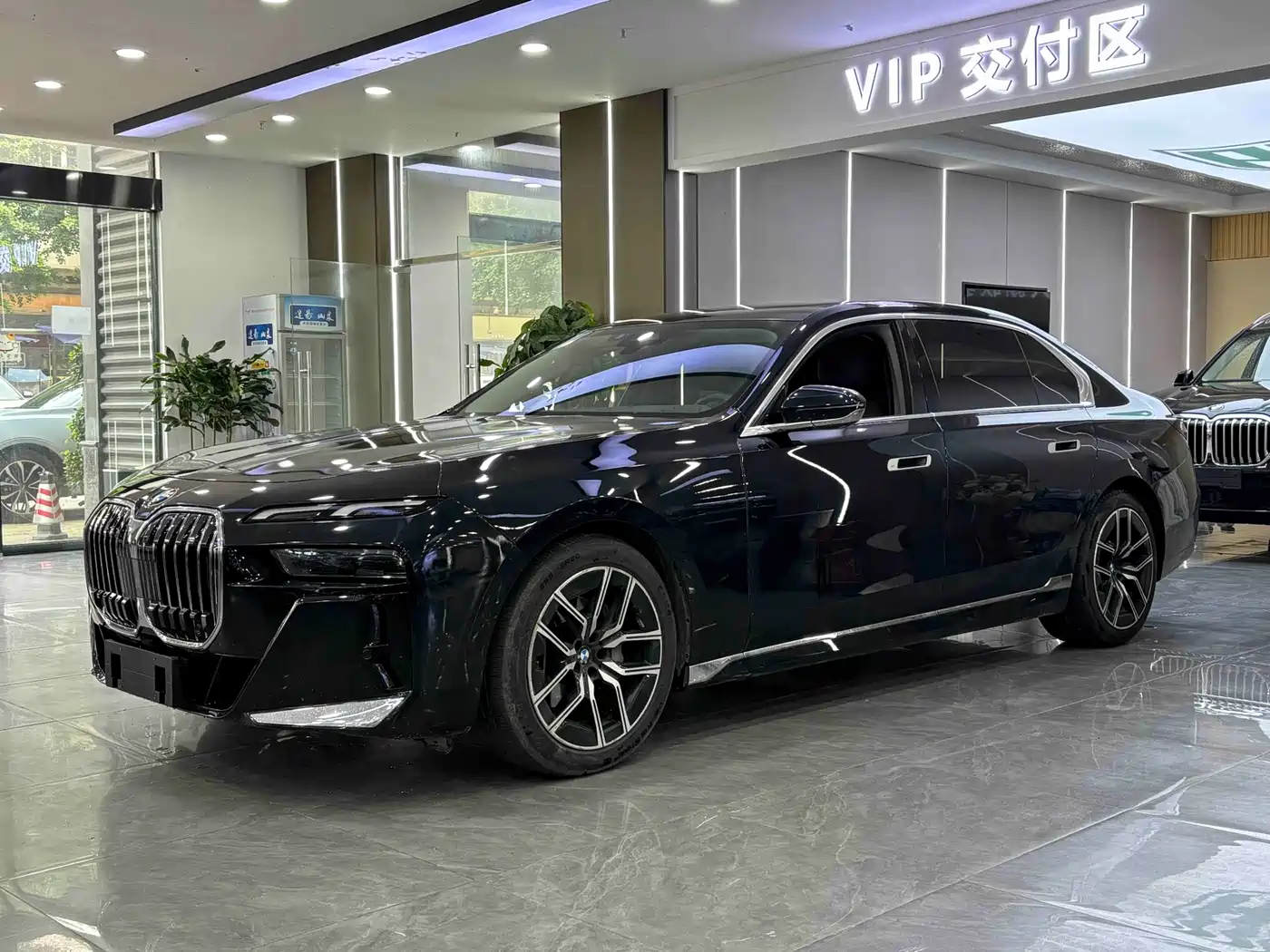 BMW 7 Series 2023 Model 735Li M Sport Package