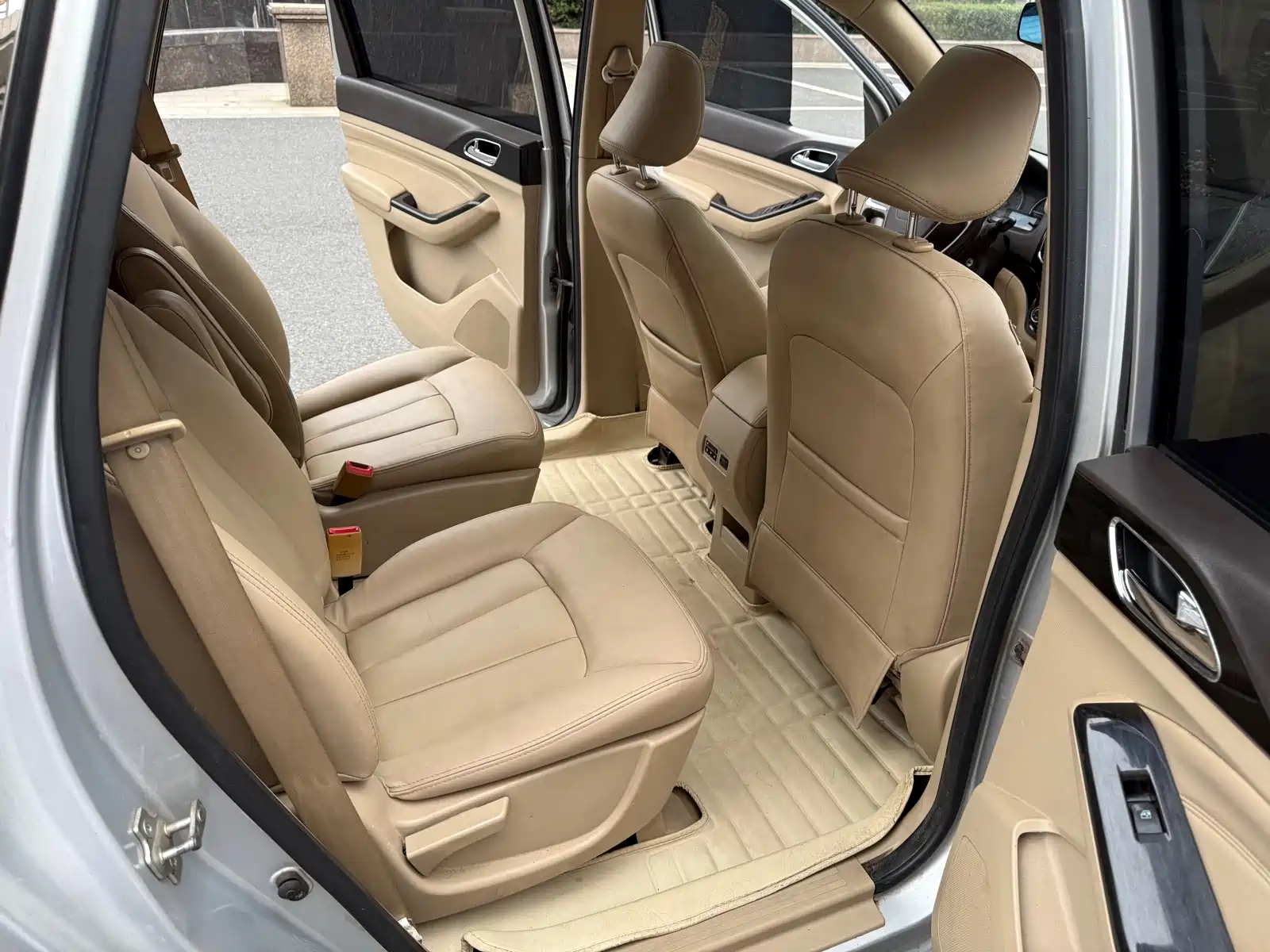 Photo 10 - Baojun 730