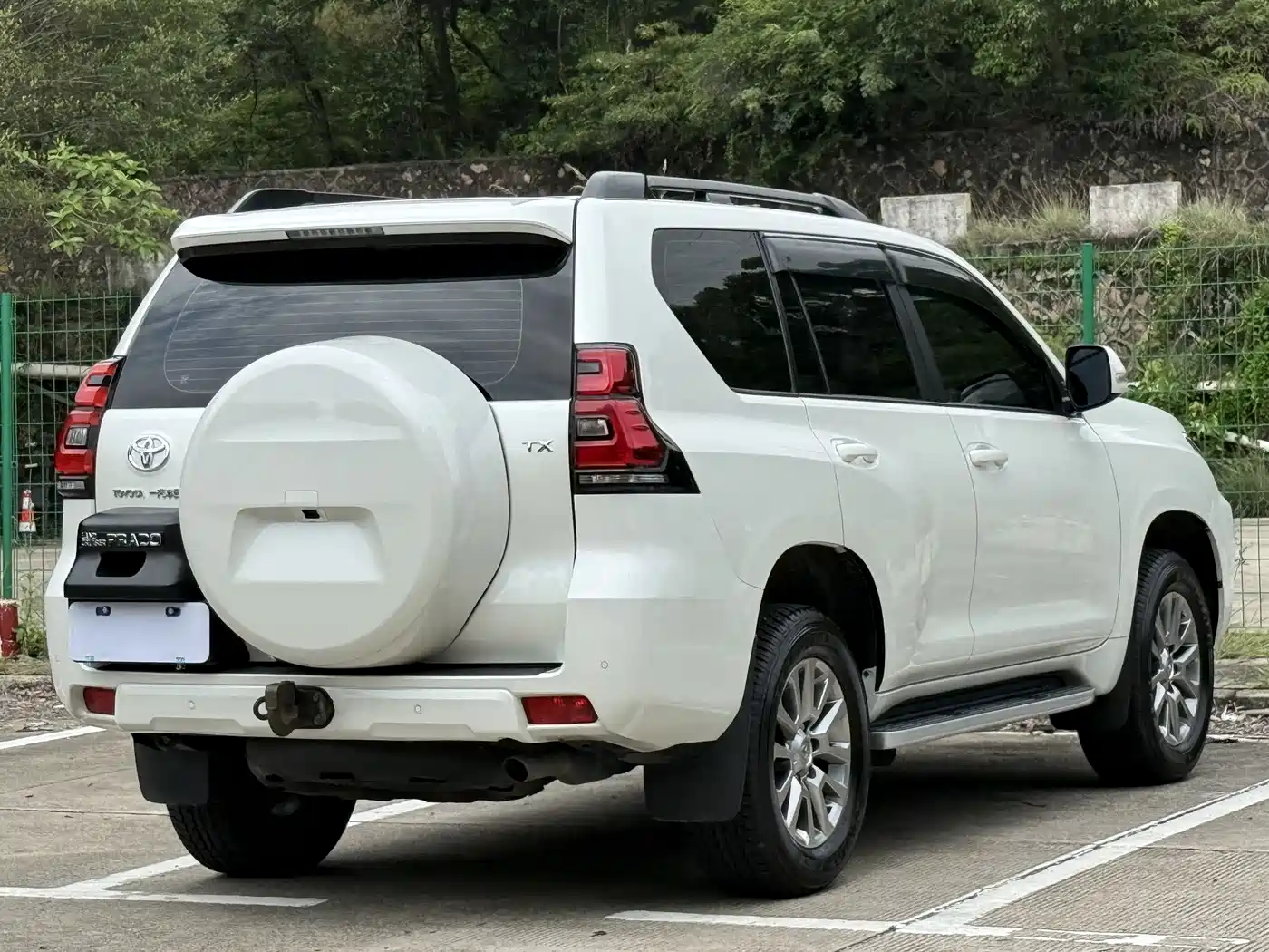 Toyota Prado 2018 3.5L Automatic TX-L Rear-mounted Spare Tire фото 5