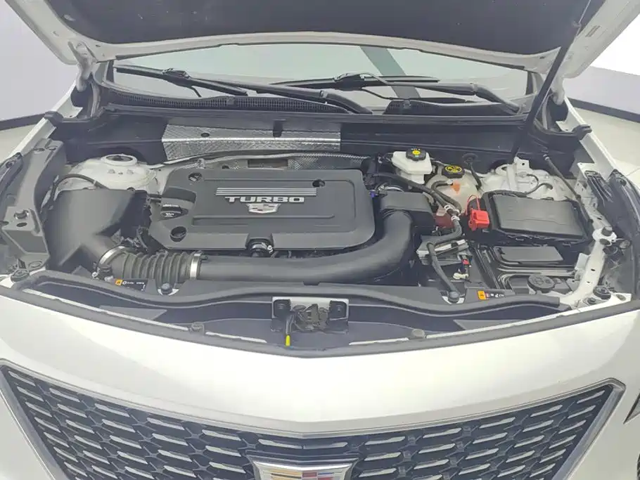 Cadillac XT4 2023 2022 28T FWD Style