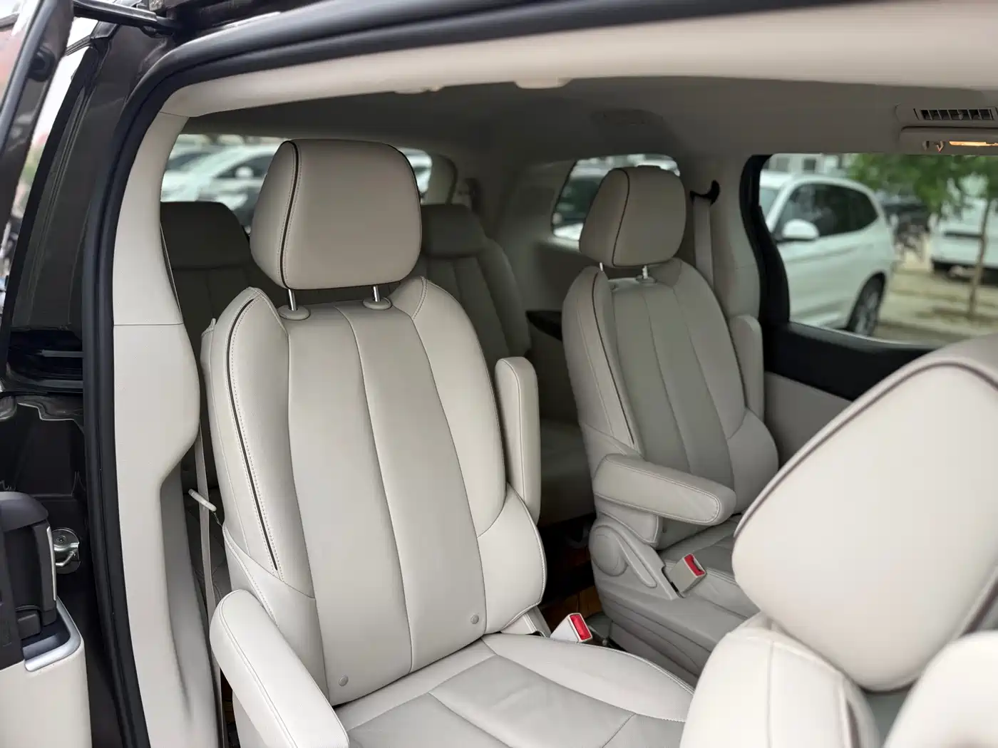 Buick GL8 2021 Land Business Class 652T Luxury фото 15