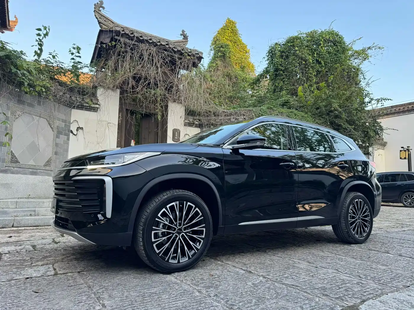 Exeed Lingyun 2025 2025 300T 2WD Starlight Edition