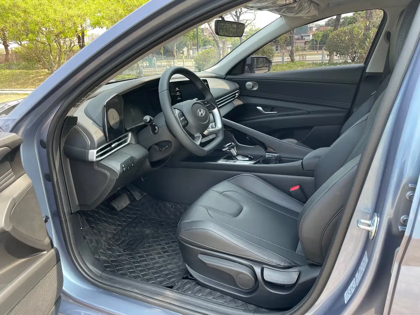 Hyundai Elantra 2023 1.5L CVT GLX Elite Edition фото 13