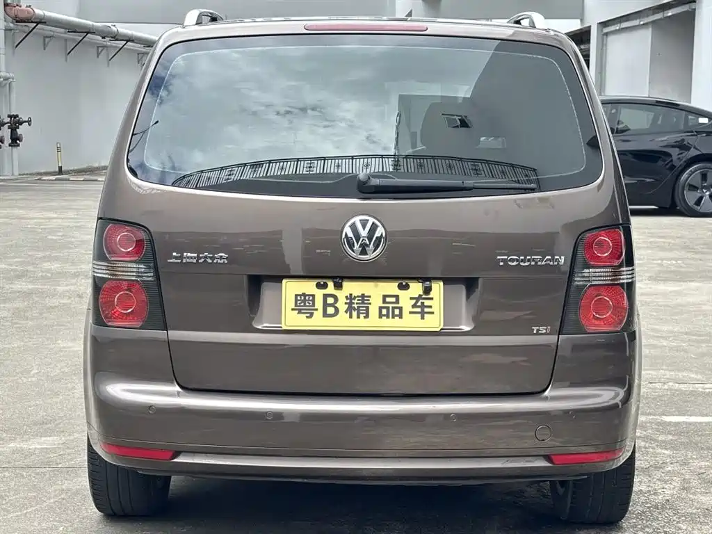 Volkswagen Touran 2013 1.4T DSG Comfort 5-seater фото 4