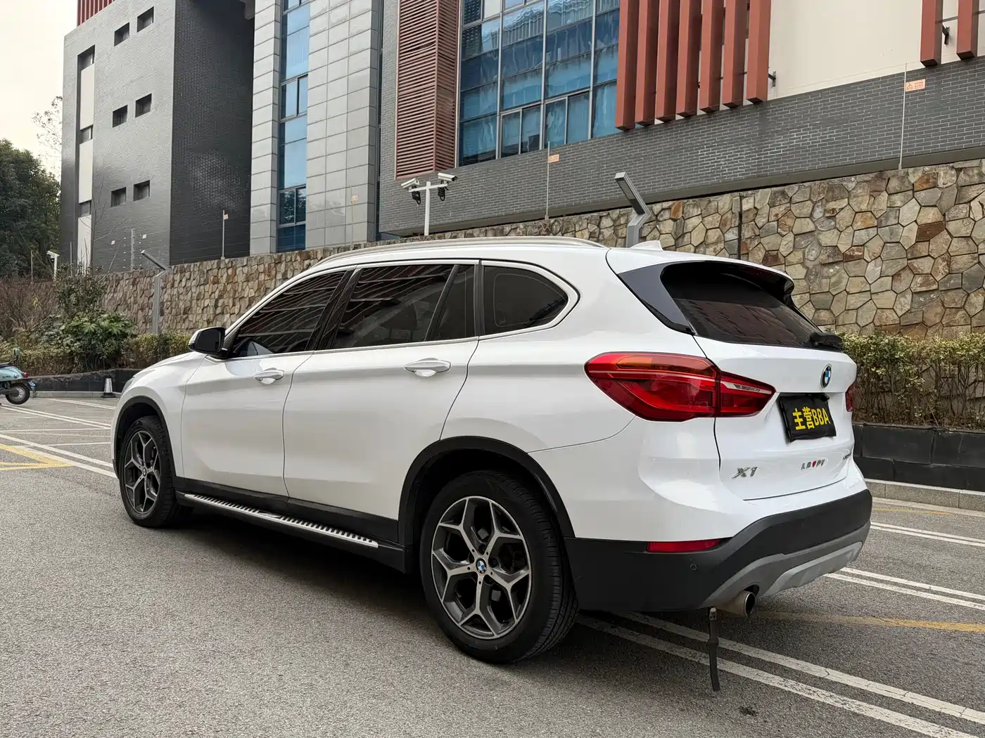 BMW X1 2018 sDrive18Li Premium Model фото 21
