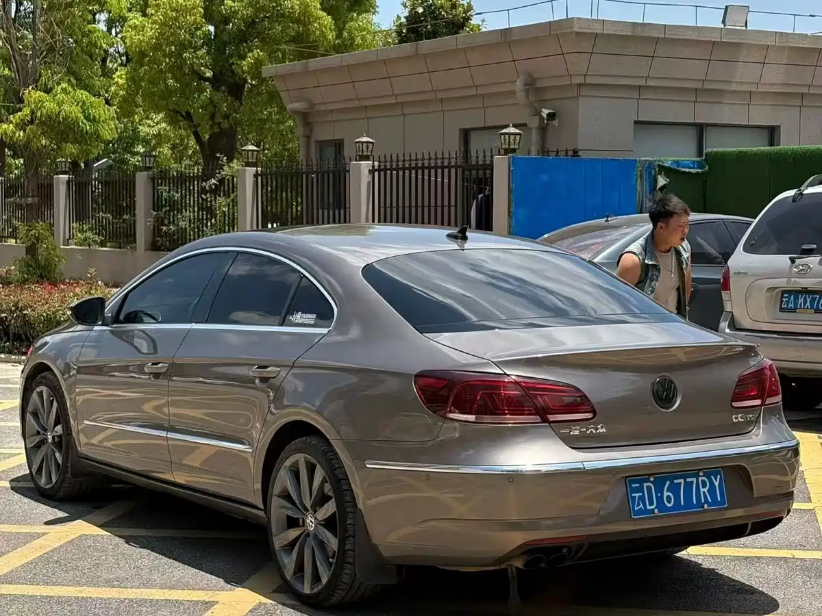 Volkswagen FAW-Volkswagen CC 2013 1.8TSI Luxury фото 4