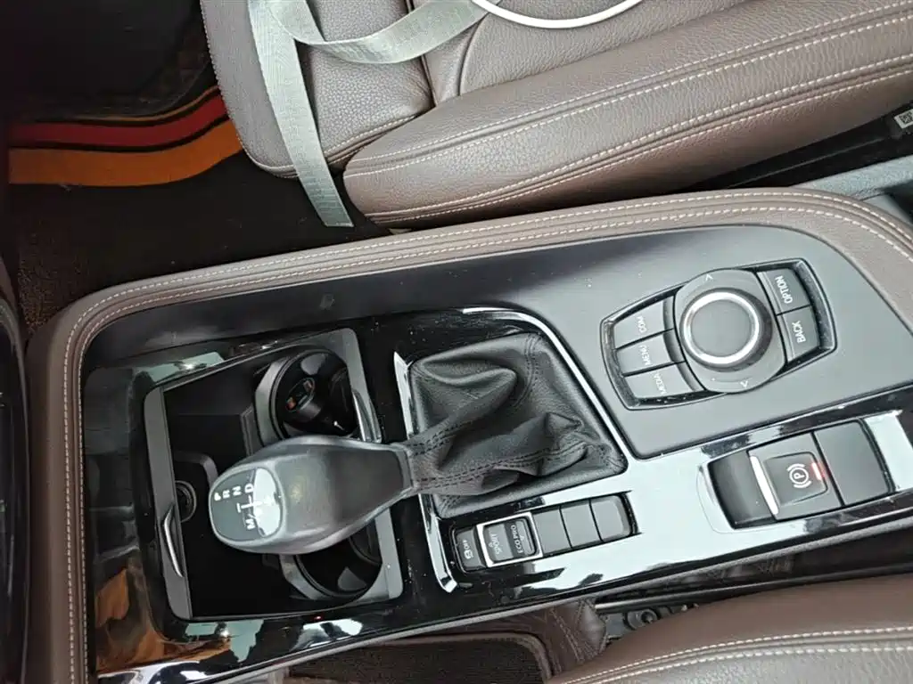 BMW X1 2018 sDrive18Li Premium Model фото 14