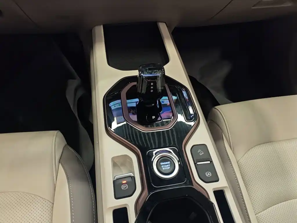 Geely ICON 2025 2026 Chocolate 1.5TD Pure Edition