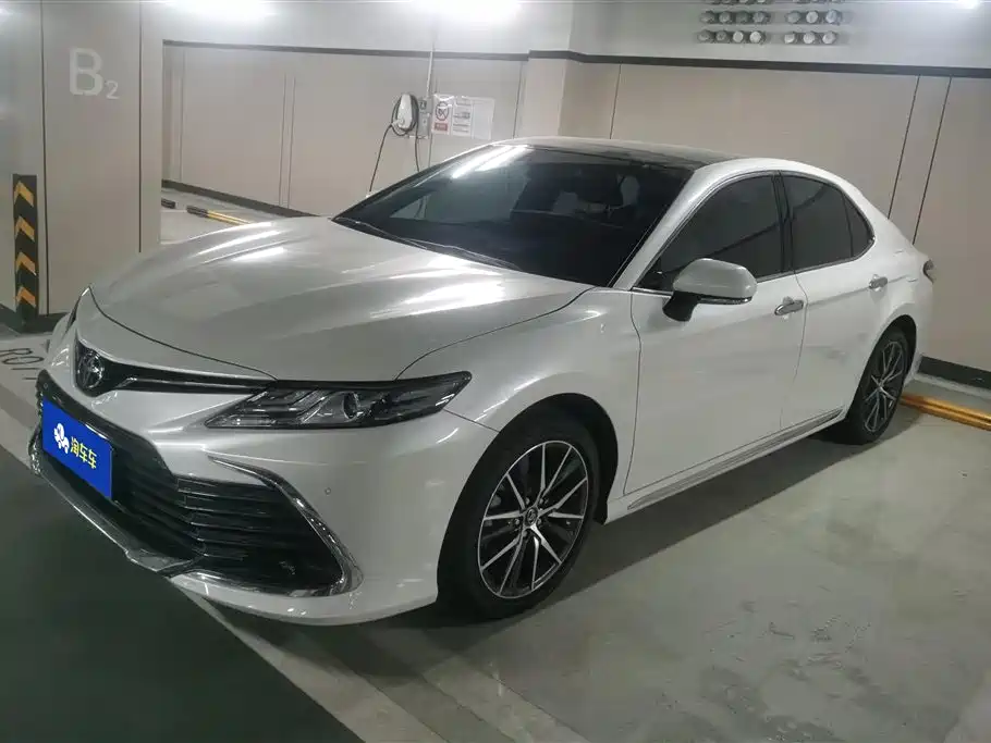 TOYOTA CAMRY