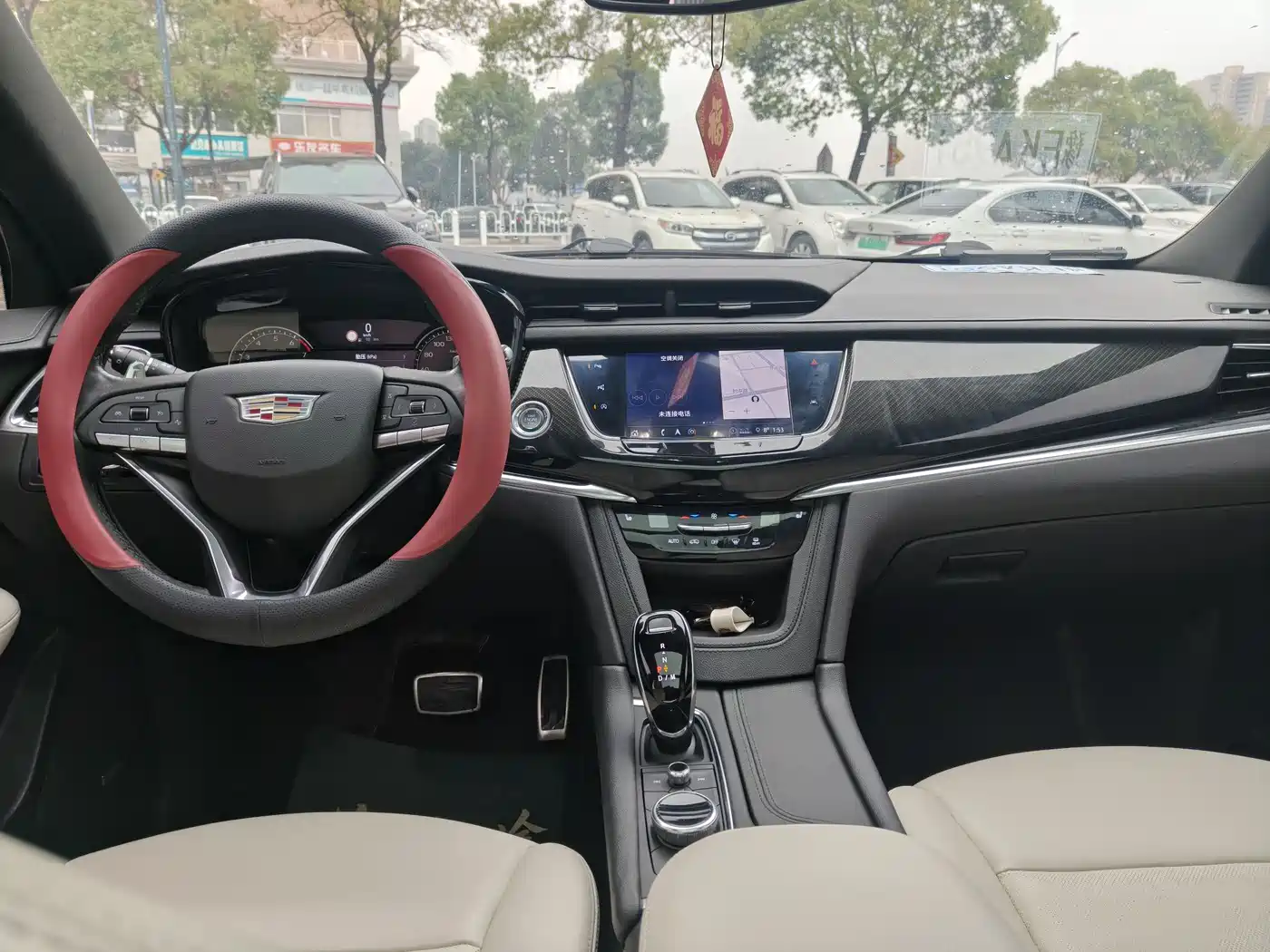CADILLAC XT6