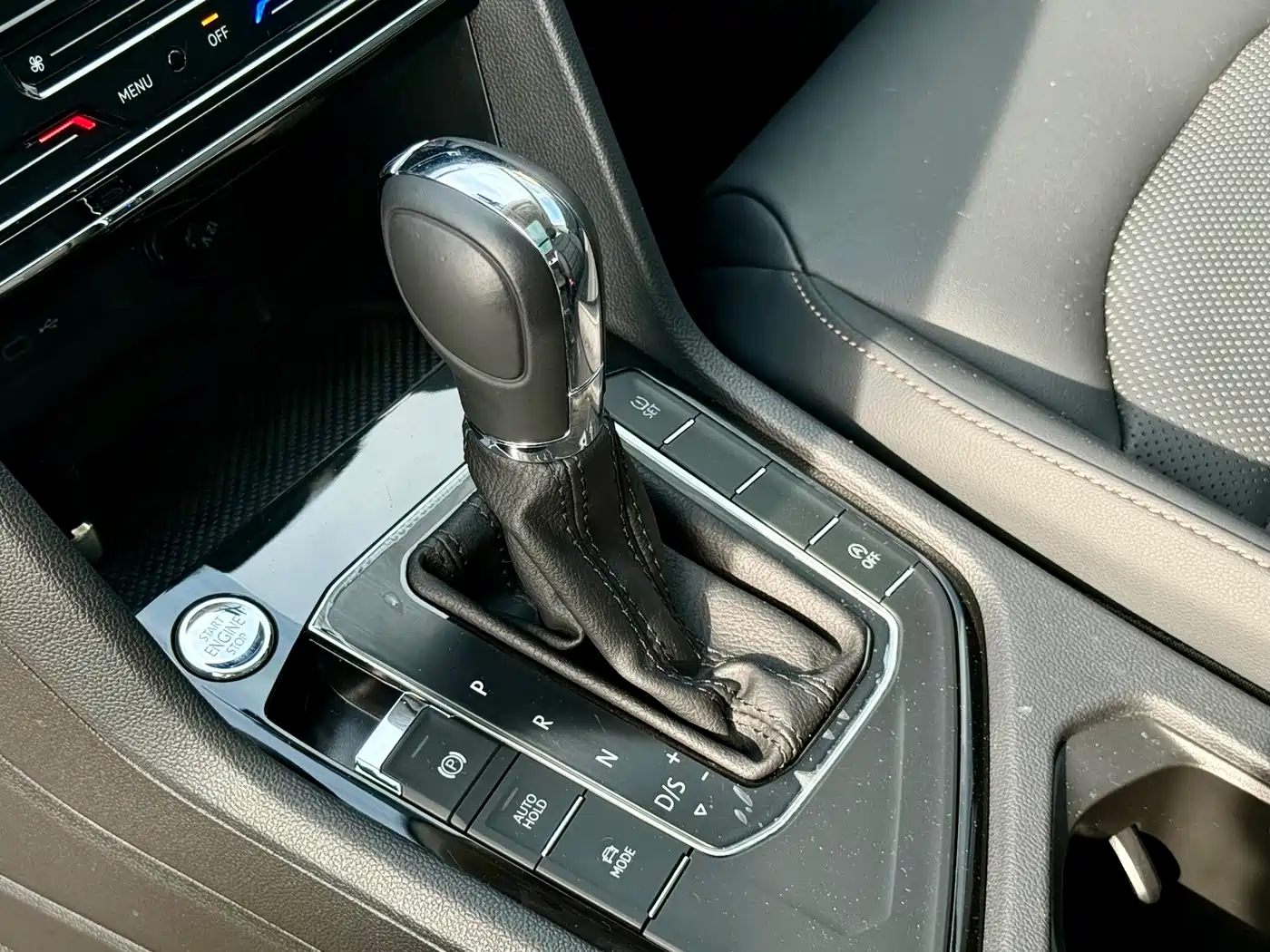 Volkswagen Tharu 2021 Model 280TSI 2WD Luxury Edition фото 17