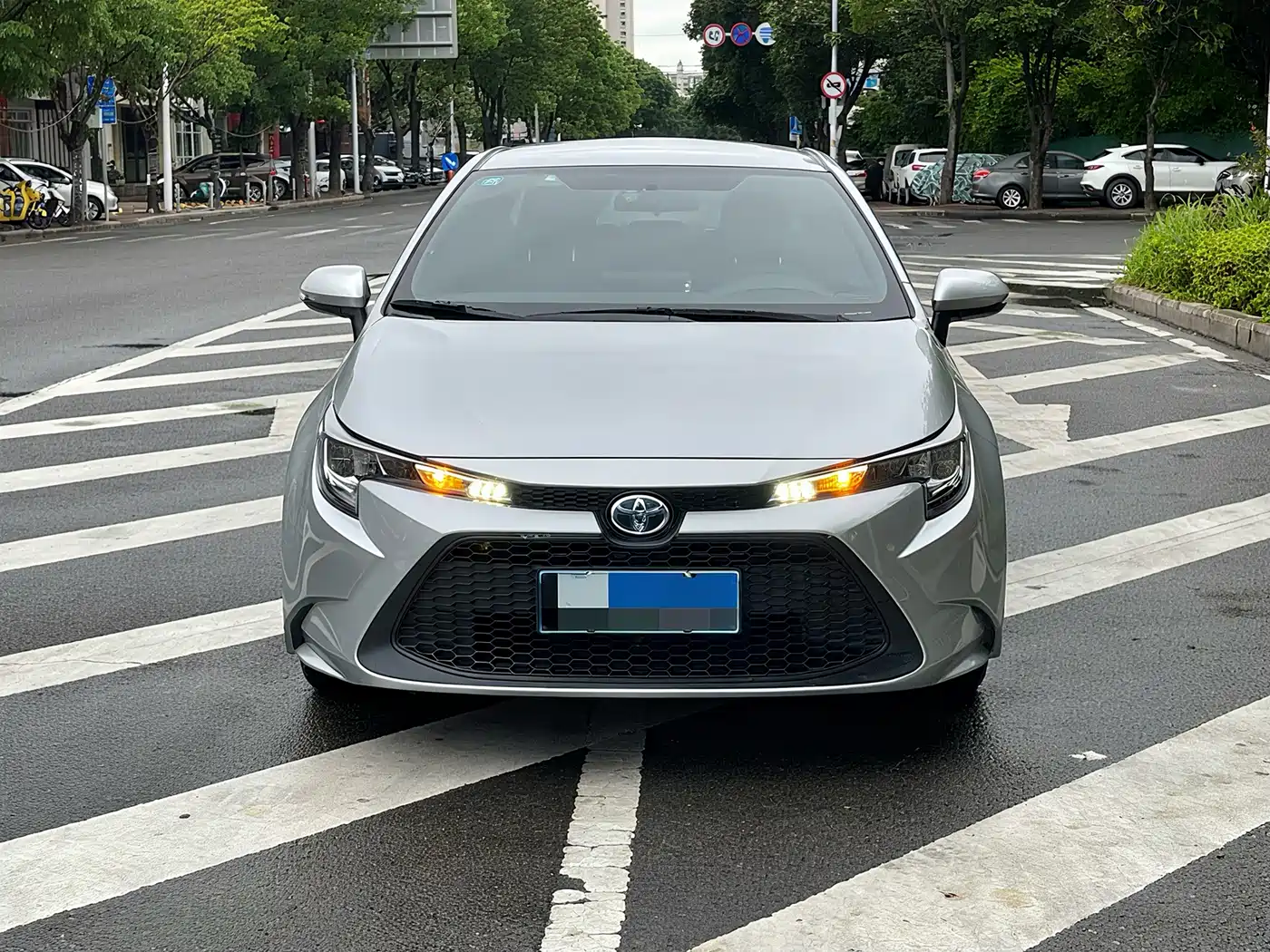 Toyota Levin 2021 Dual Engine 1.8H E-CVT Luxury Edition фото 2