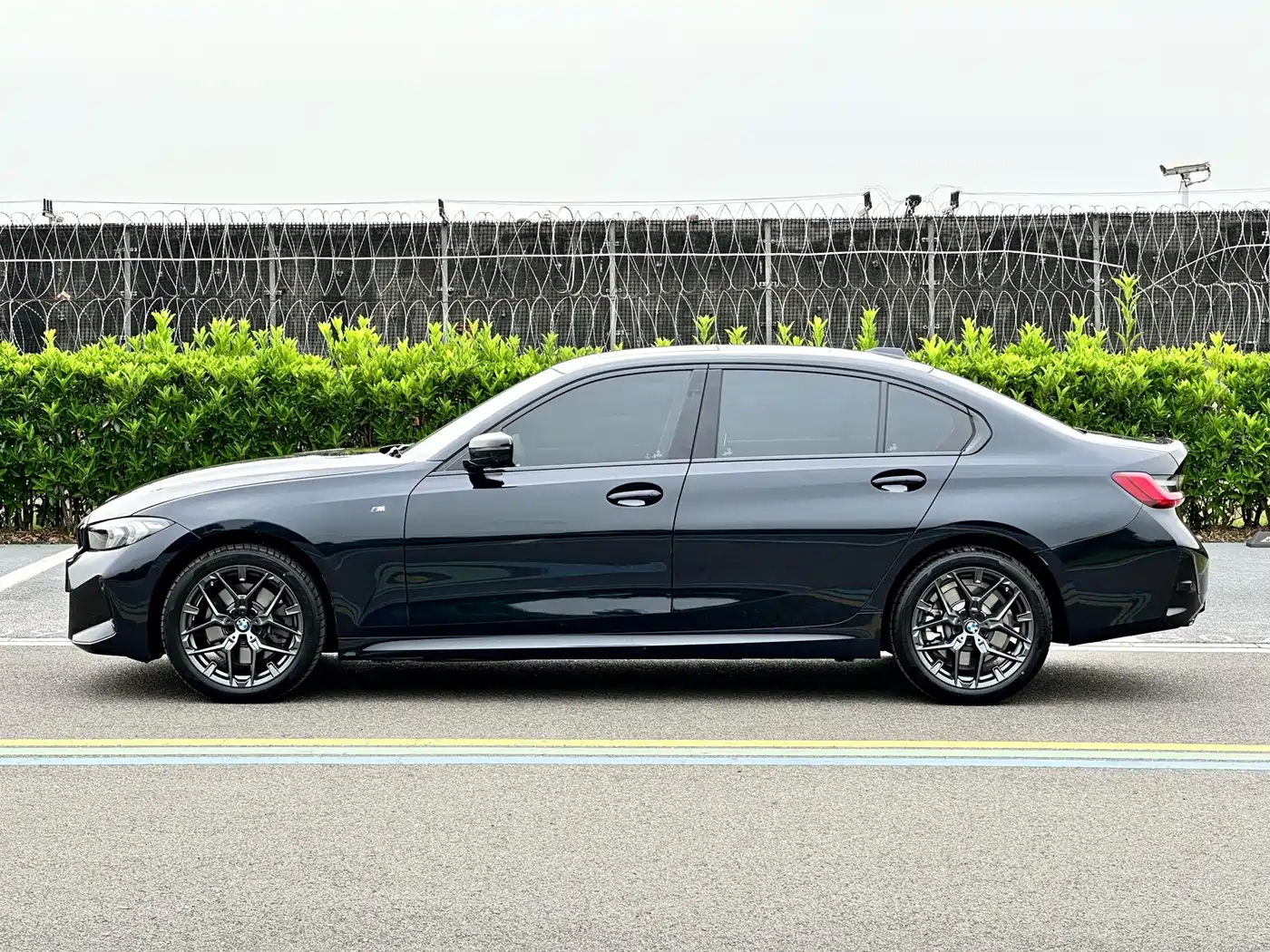 BMW 3 Series 2026 2026 330Li M Sport Shadowline Package