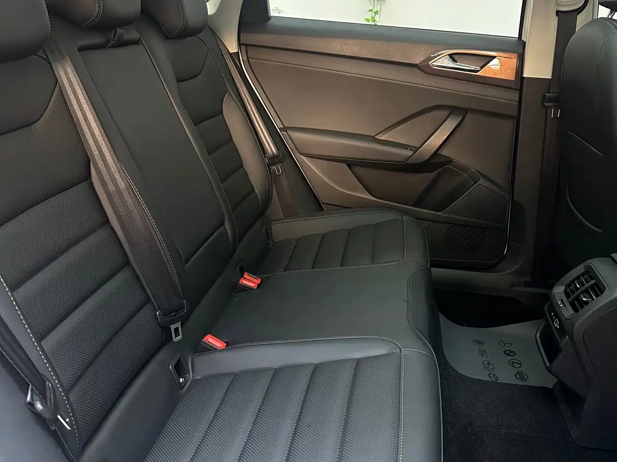 Volkswagen Tharu 2022 280TSI FWD Luxury Edition фото 10