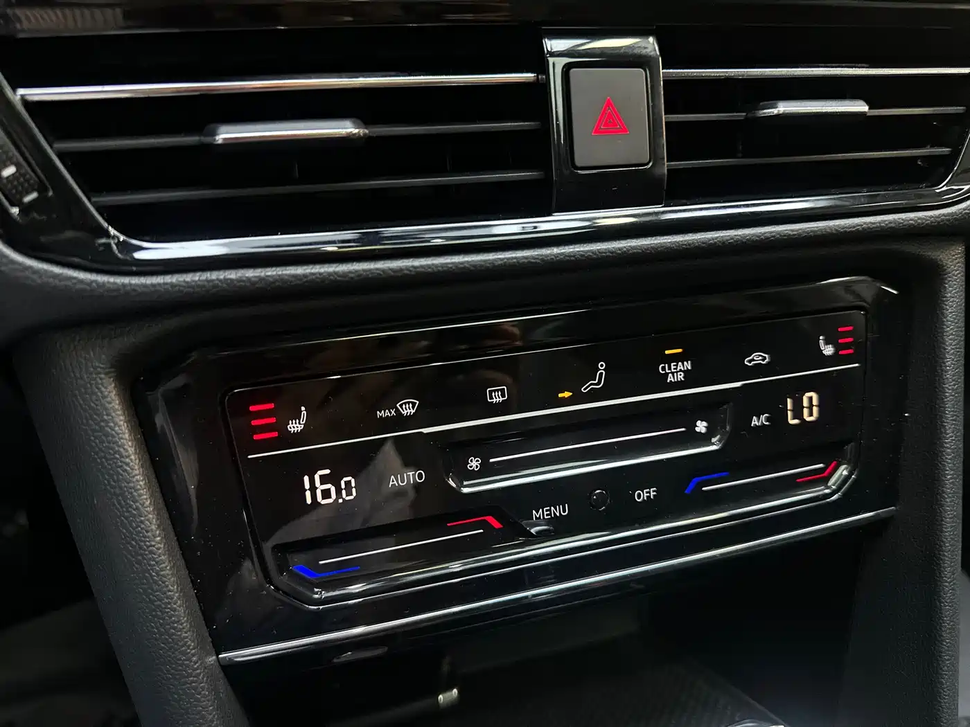 Volkswagen Tharu 2022 280TSI FWD Luxury Edition фото 17