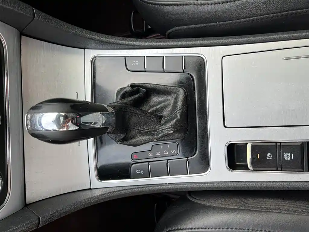 Volkswagen Passat 2015 1.8TSI Automatic Prestige Edition фото 11