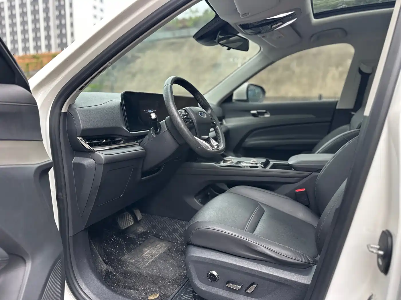 FORD LING RUI