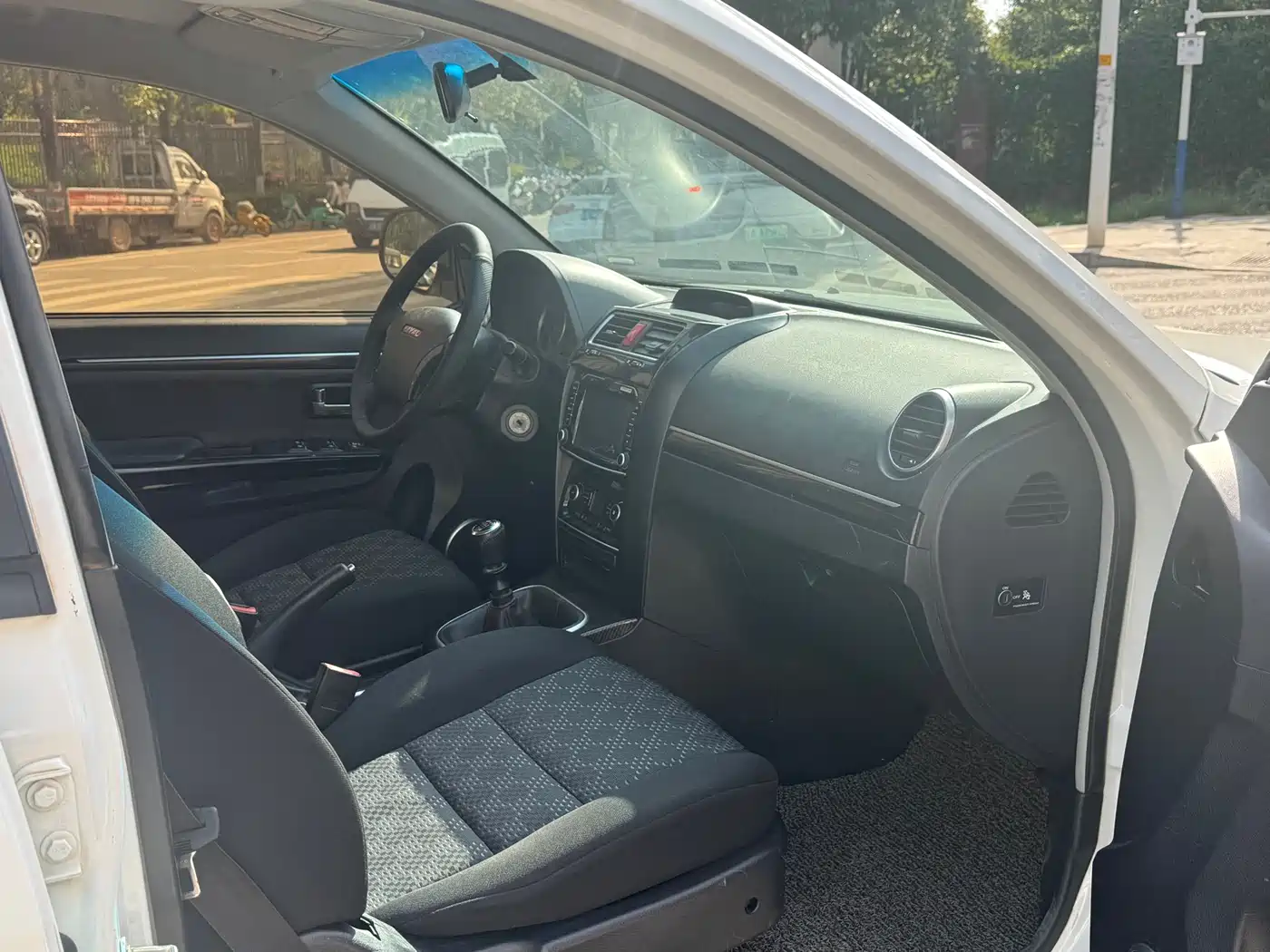 Haval H5 Classic 2015 2.0T Diesel Manual 2WD Aspiring фото 5