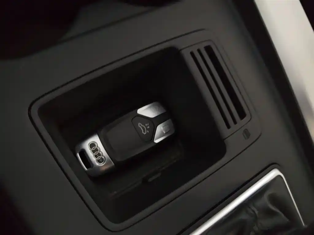 Audi A4L 2022 40 TFSI Luxury Dynamic фото 15