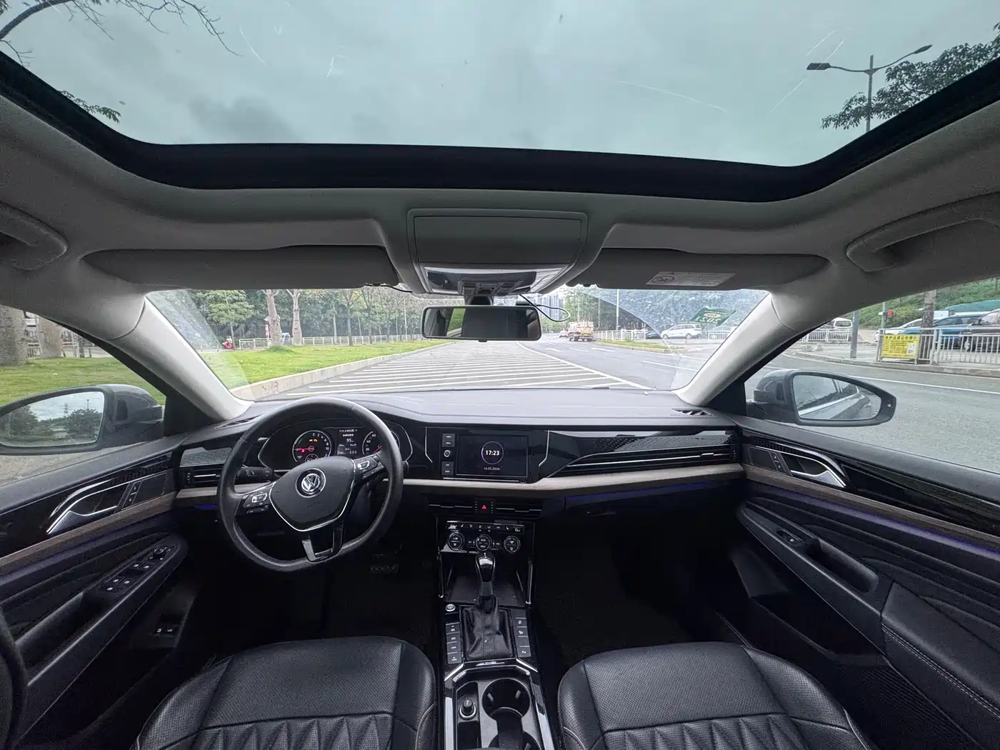 Volkswagen Passat New Energy 2019 430PHEV Hybrid Luxury Edition фото 13