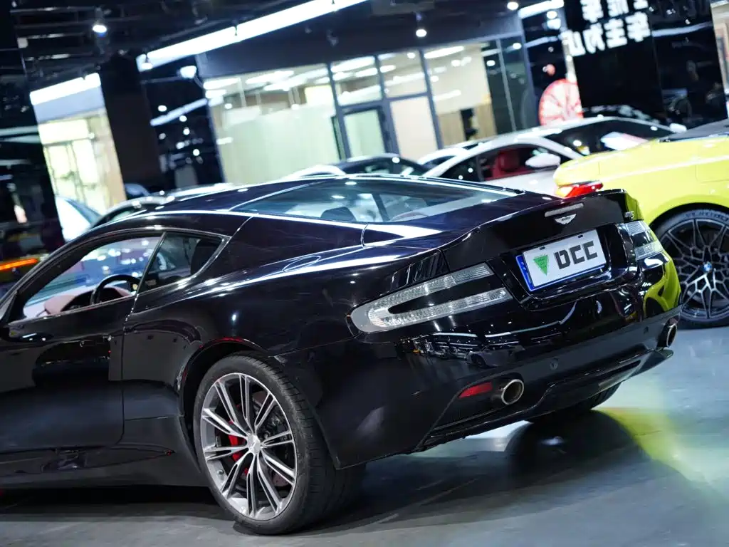 Фото 7 - Aston Martin DB9