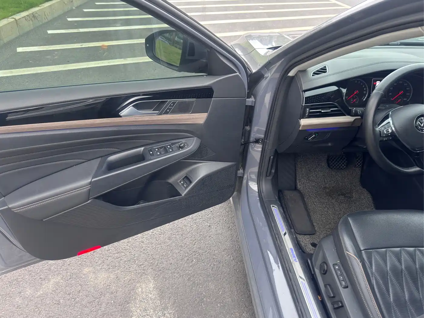 Volkswagen Passat New Energy 2019 430PHEV Hybrid Luxury Edition фото 8