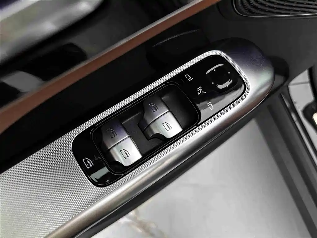 Mercedes-Benz GLC 2025 Facelift GLC 260 L 4MATIC Dynamic фото 24
