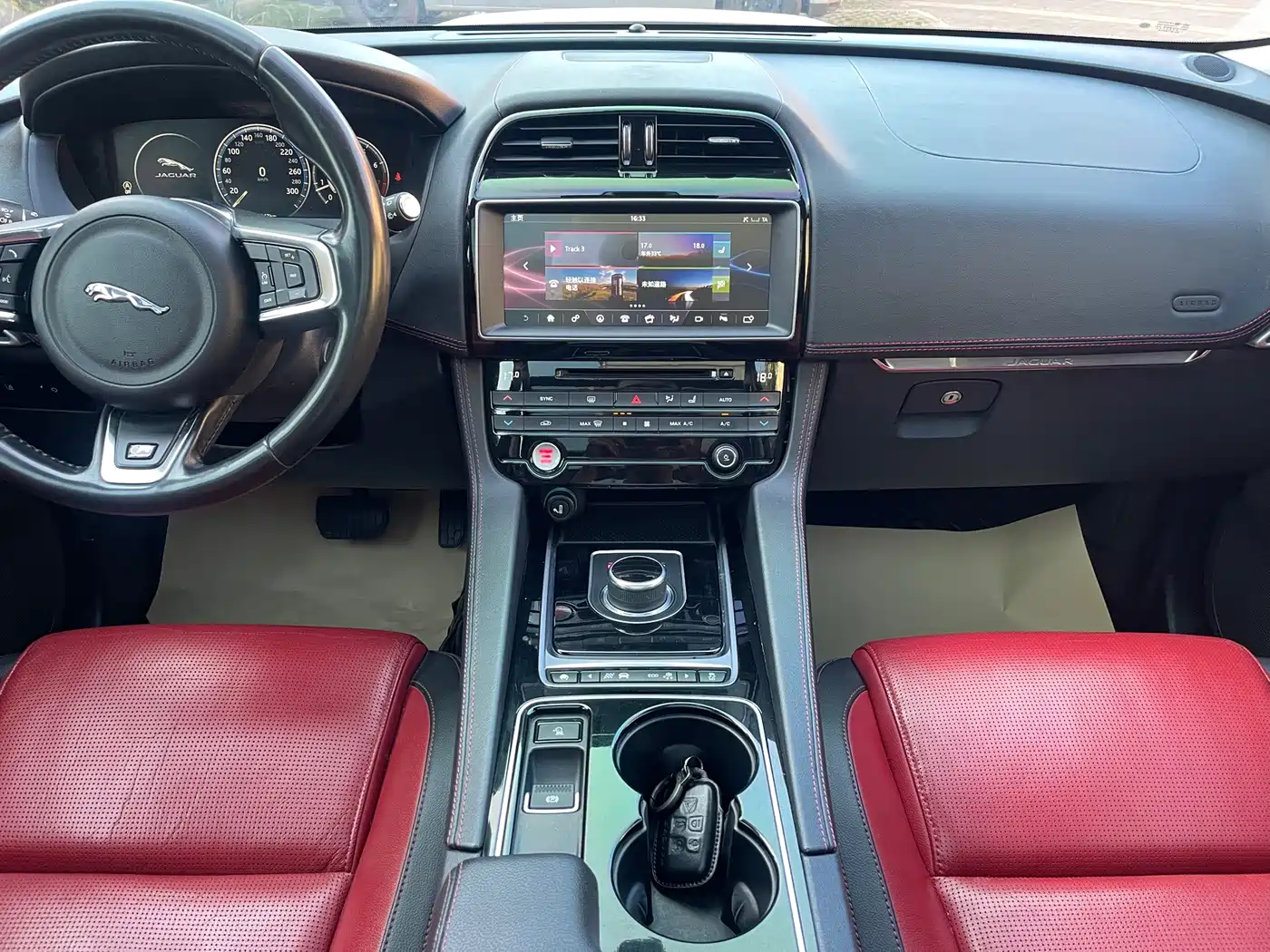 Jaguar F-PACE 2017 2016 2.0T FWD R-Sport Edition
