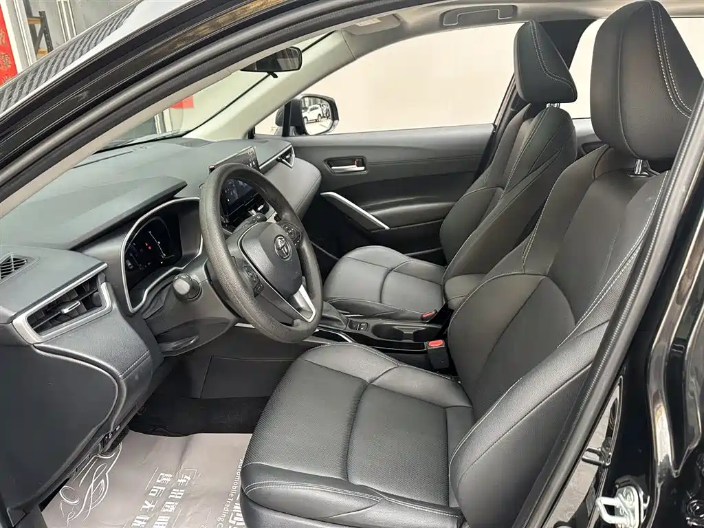 Toyota Frontlander 2023 2.0L CVT Luxury Edition фото 10