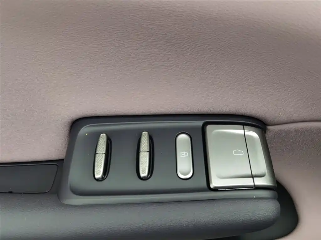 Hongqi HONGQI TIANGONG 05