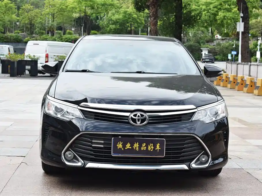 Toyota Camry 2015 2.0G Leading Edition фото 2