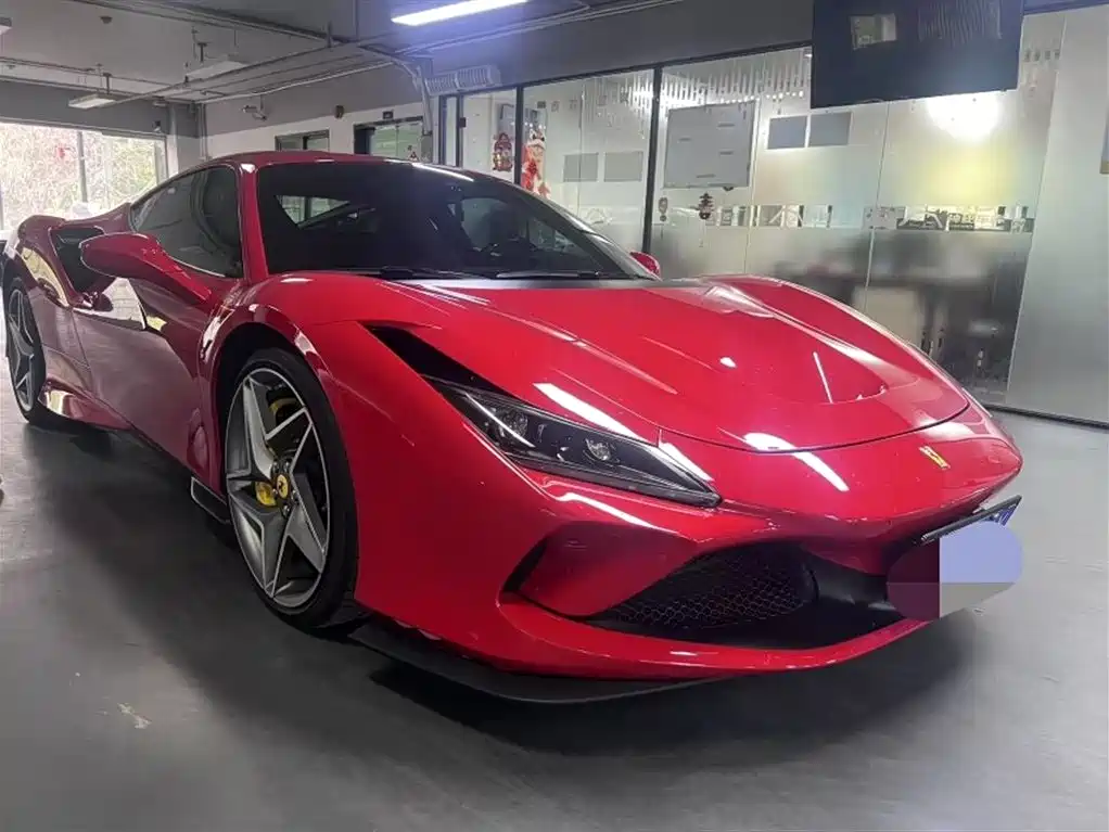 FERRARI F8