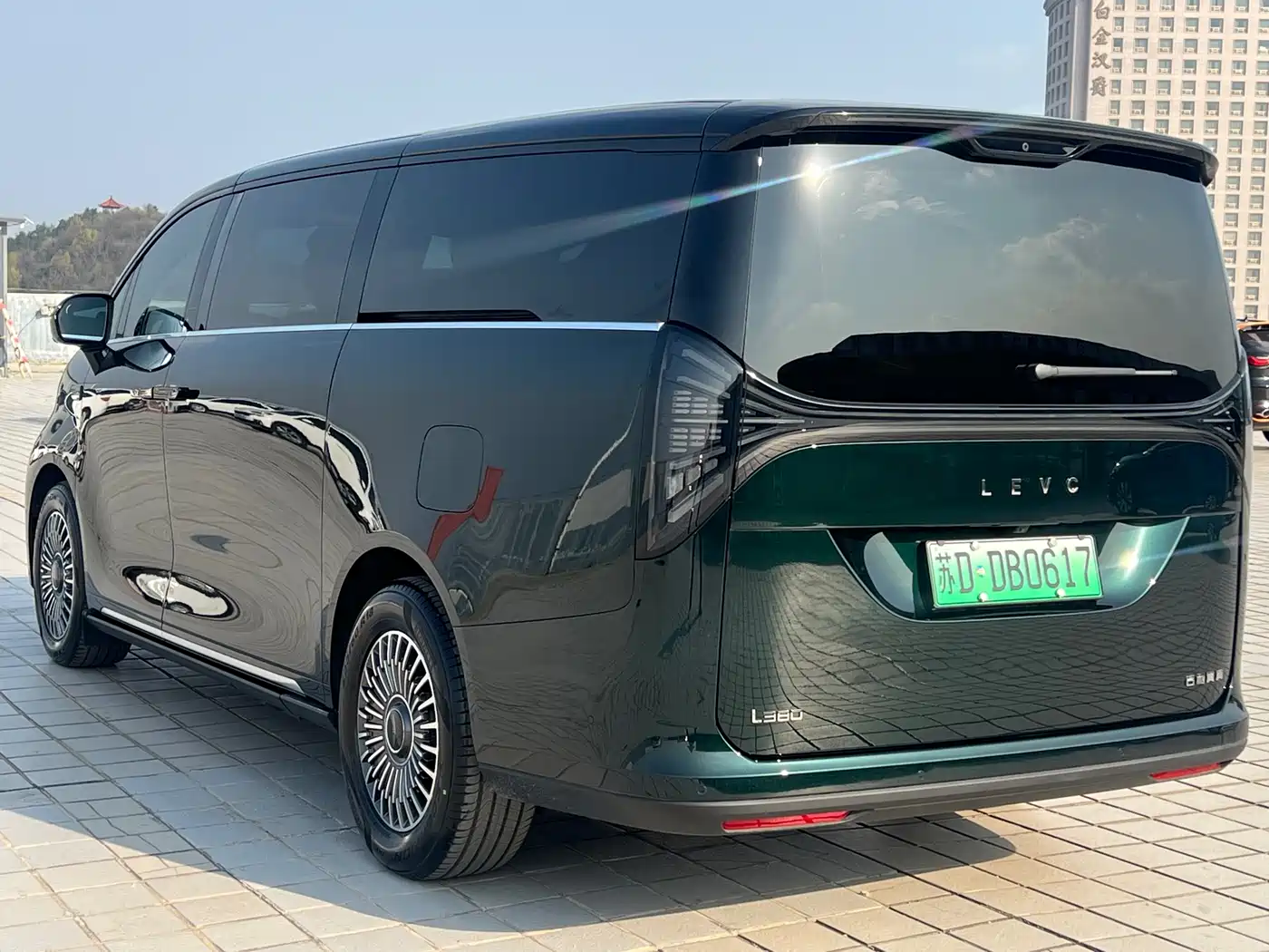 GEELY GALAXY WING TRUE L380