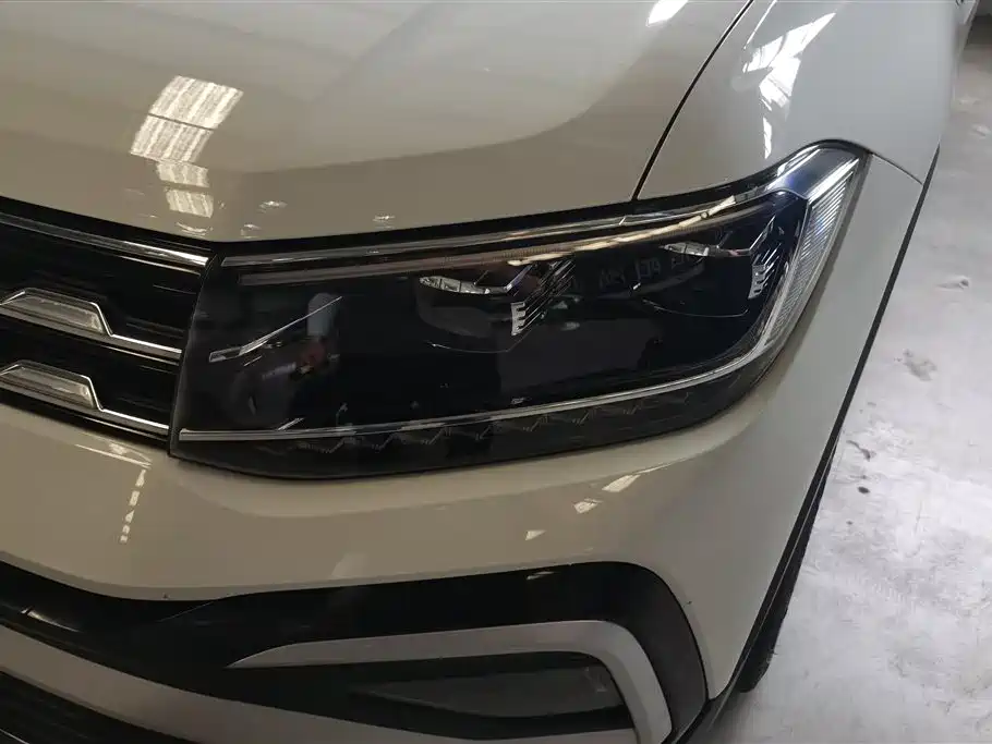 Volkswagen T-Cross 2023 280TSI DSG Luxury Edition фото 5