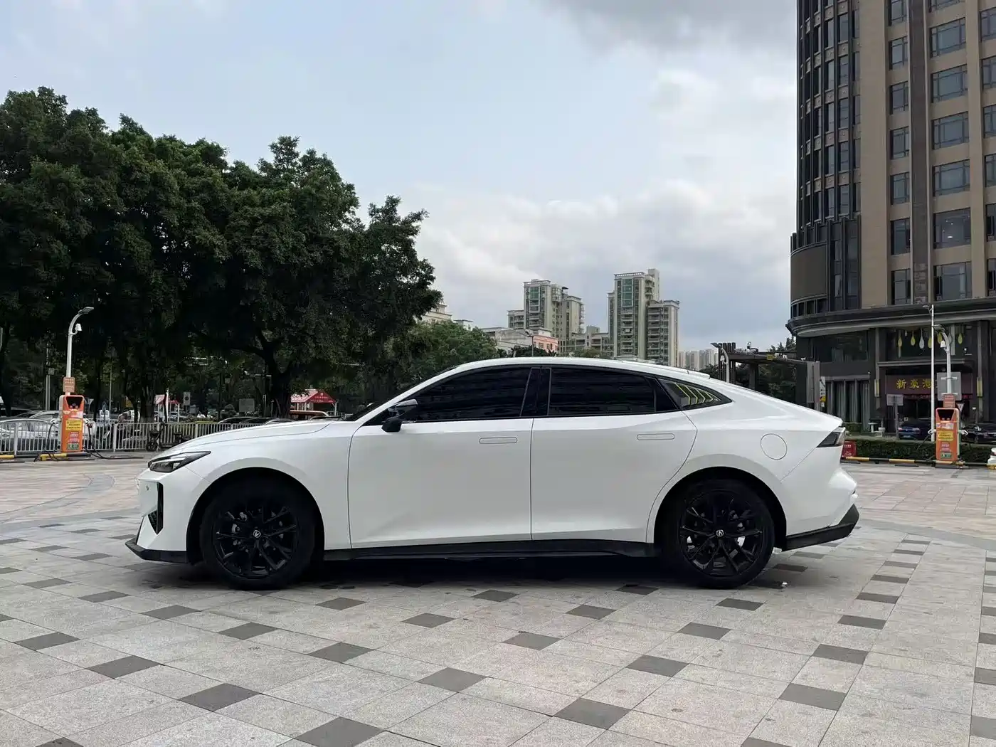 CHANGAN UNI-V