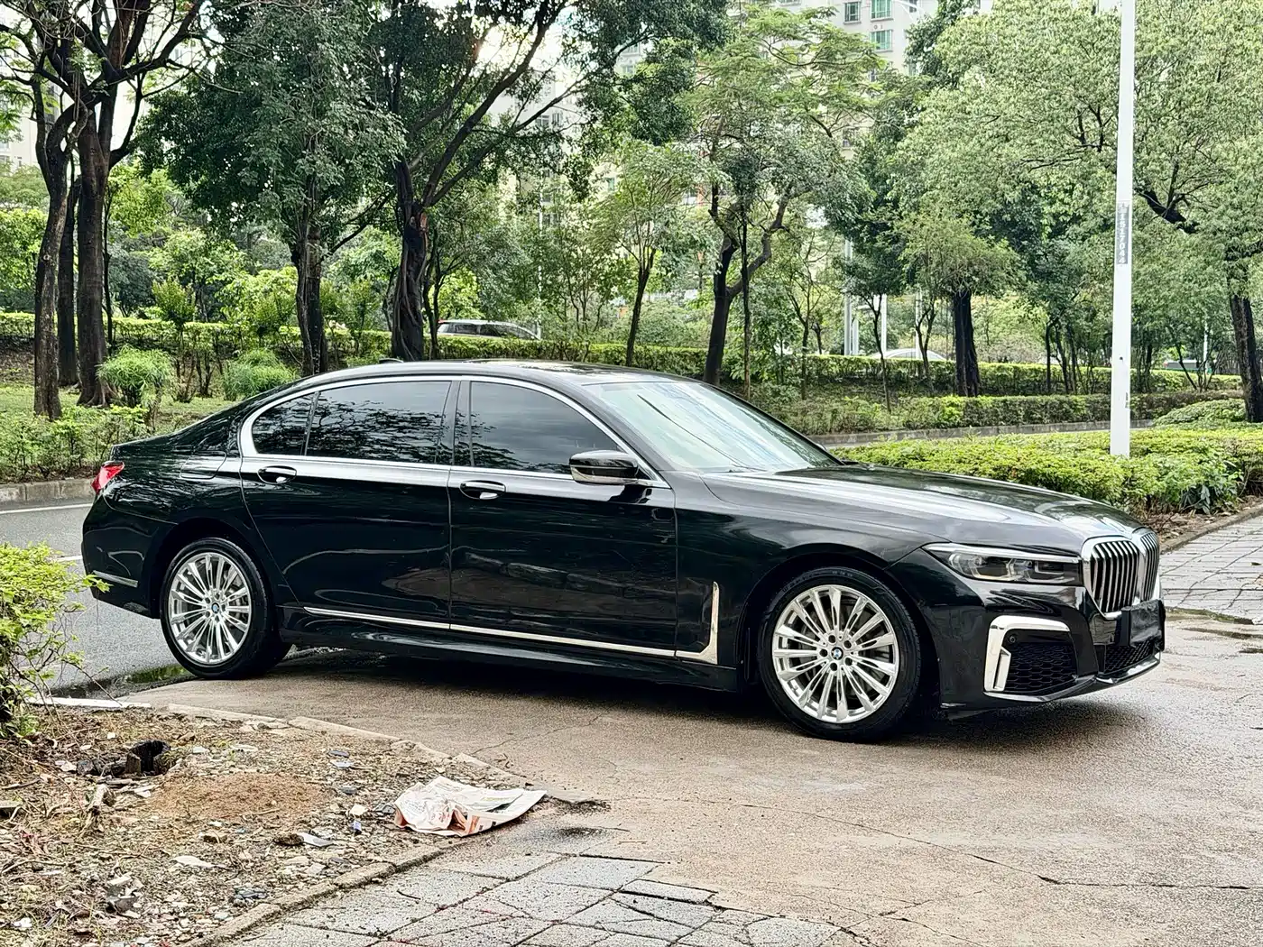 BMW 7 Series 2016 740Li Leading Edition фото 3