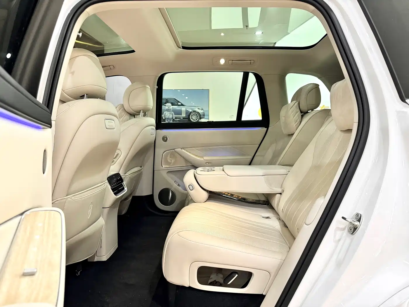 AITO Wenjie AITO M8 2025 Range Extender Max+ Edition 53.4kWh 5-seater фото 13