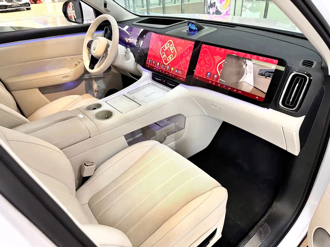 AITO Wenjie AITO M8 2025 Range Extender Max+ Edition 53.4kWh 5-seater фото 17