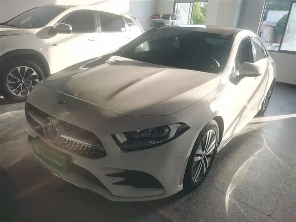 Mercedes-Benz A-Class 2019 A 180 L Sport Sedan фото 2