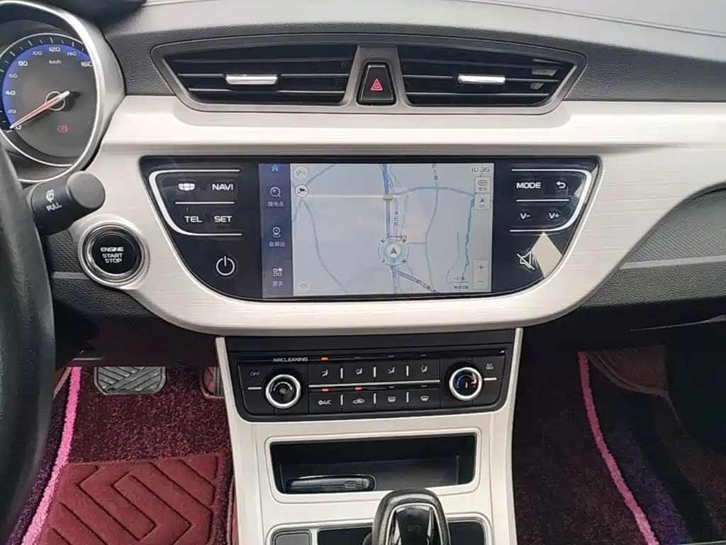 Фото 13 - Geely Vision