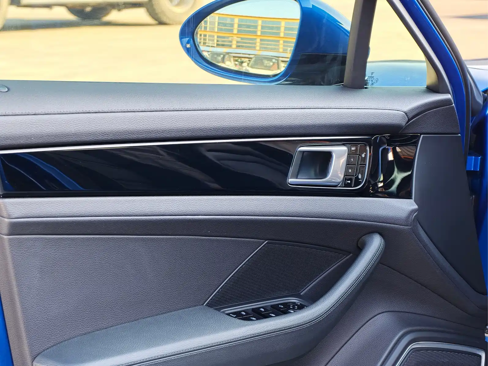 Фото 9 - Porsche Panamera