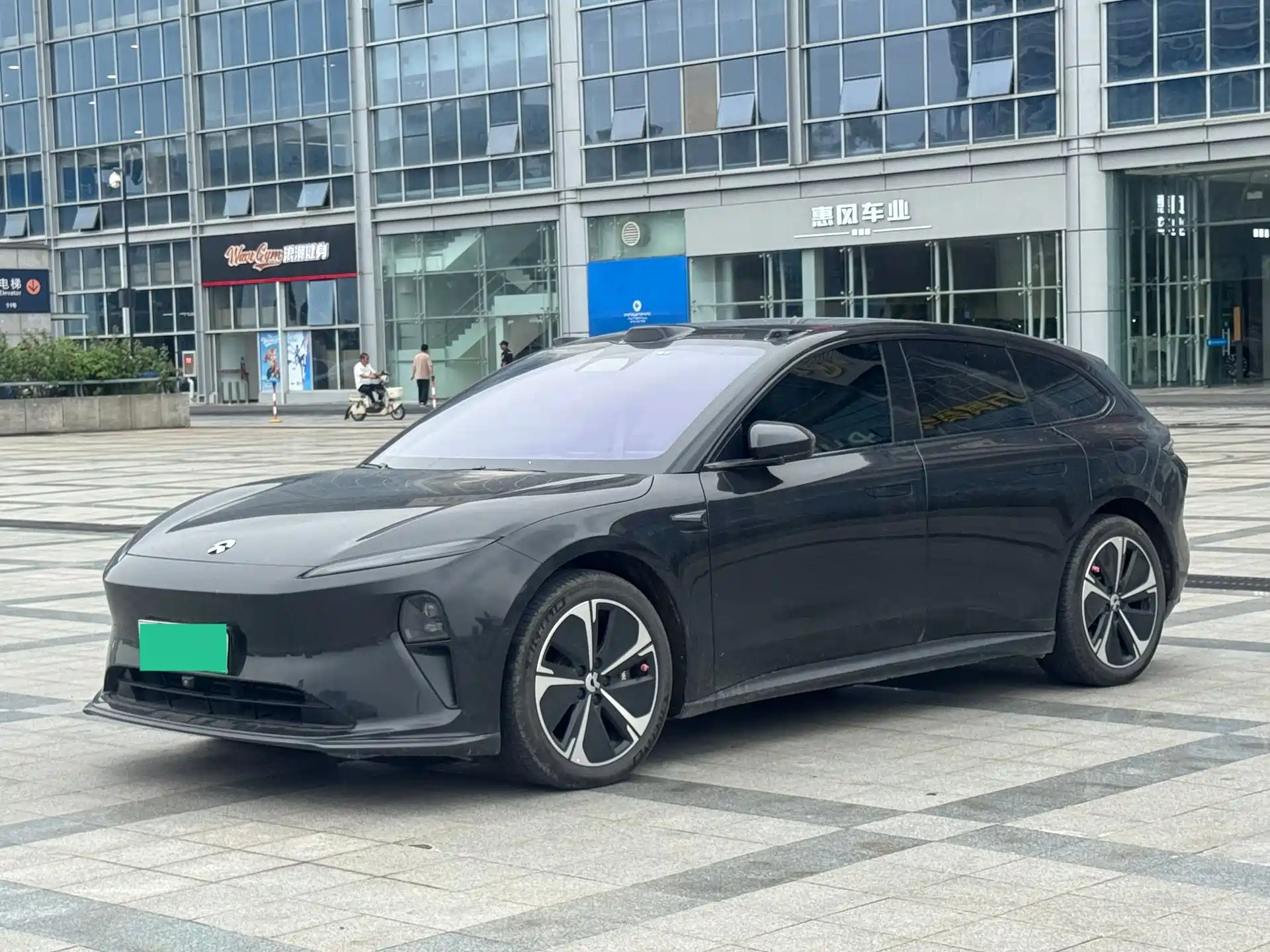 Фото 1 - NIO ET5T
