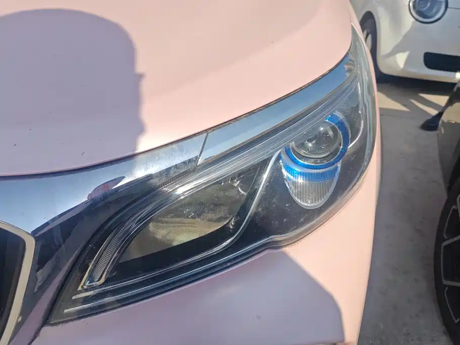 Photo 5 - Geely Vision X3