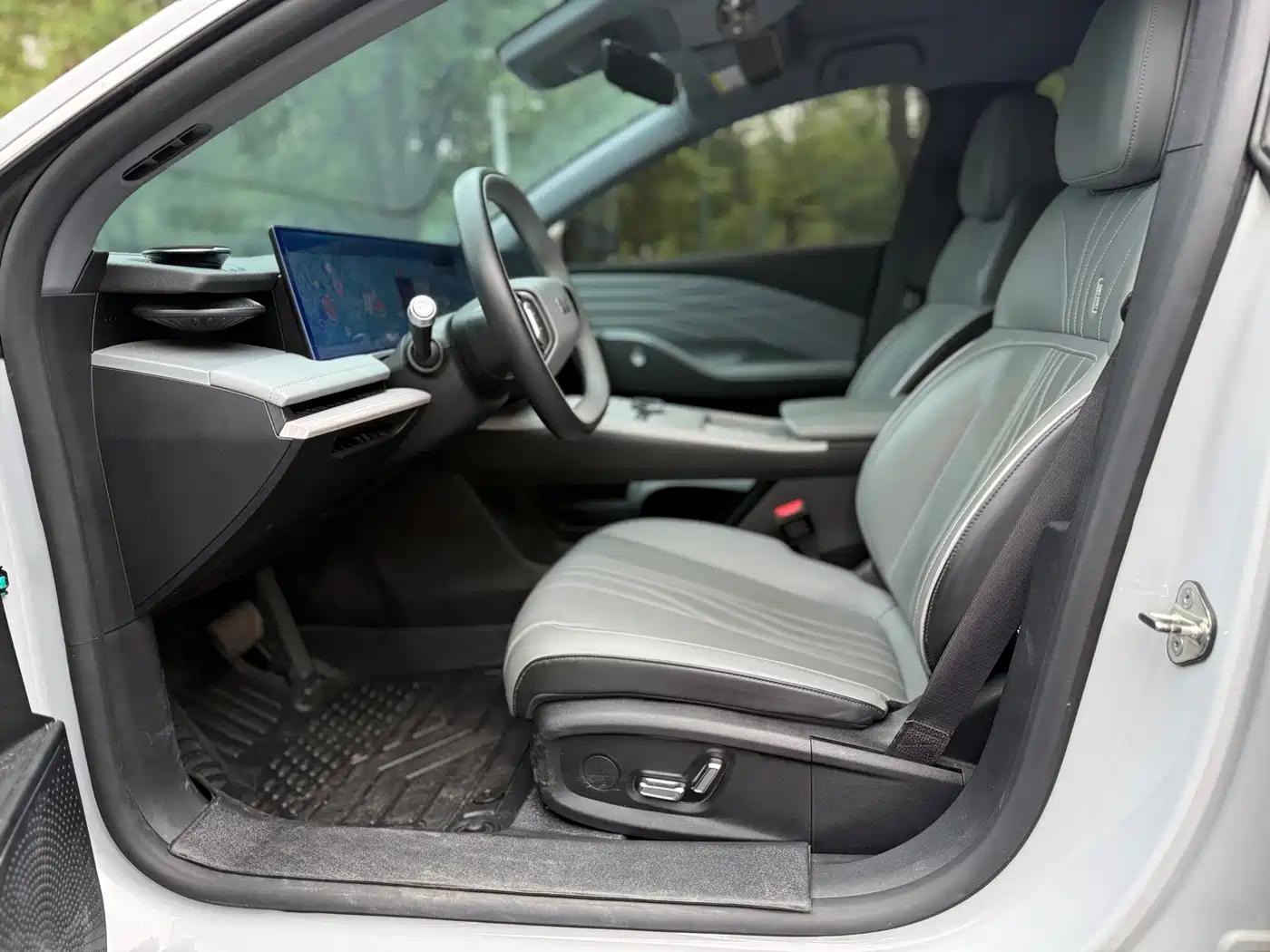 Geely Galaxy Galaxy E8 2024 2024 Model 550km RWD Soaring Dragon Edition
