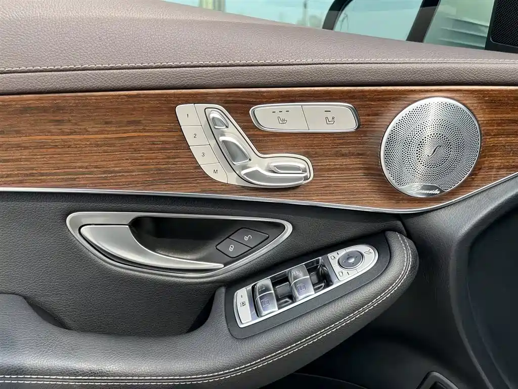 Mercedes-Benz GLC 2021 GLC 300 L 4MATIC Sporty фото 7