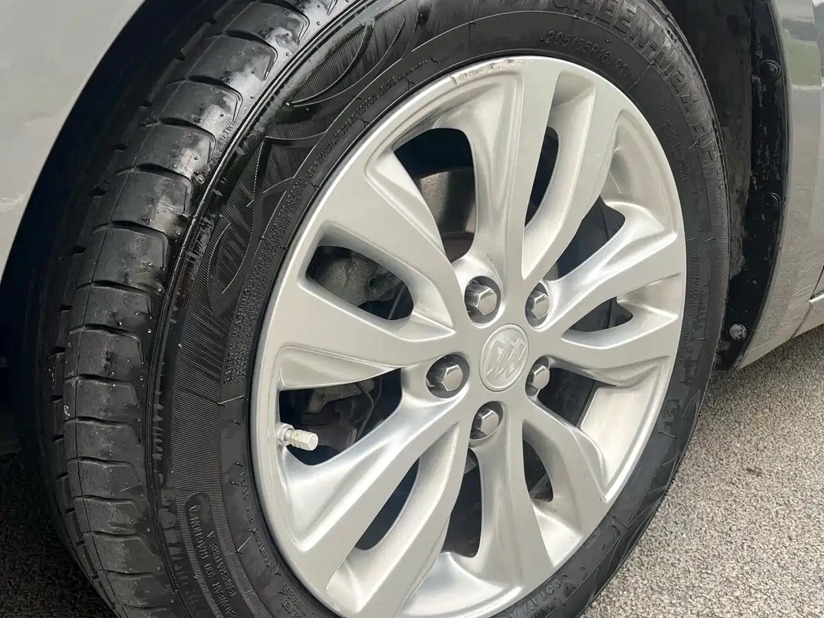 Buick Excelle 2019 15T DCT Connected Elite (China V) фото 10