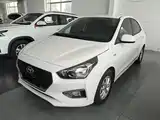 Photo 2 - Hyundai Verna