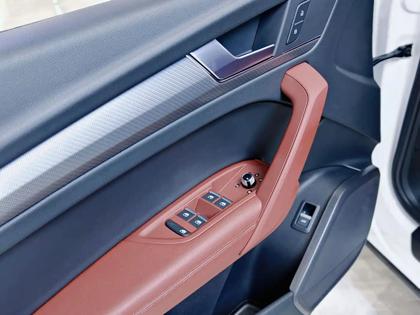 Audi Q5L 2022 40T Luxury Dynamic фото 7