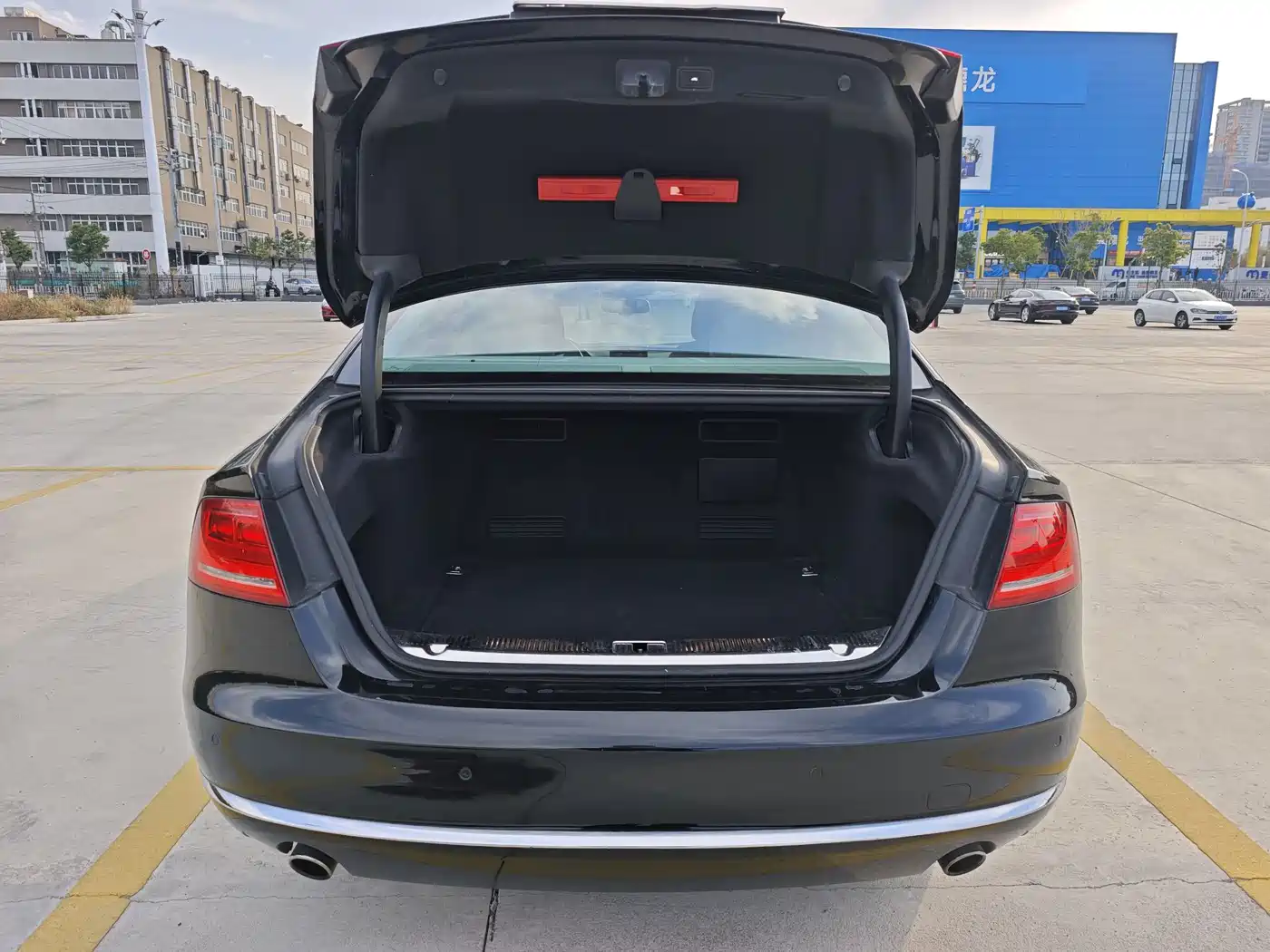 Audi A8 2011 A8L 3.0 TFSI quattro Premium (245kW) фото 25